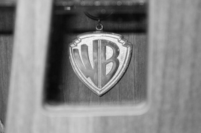 monogramos-filmemlekek-a-warner-bros-studio
