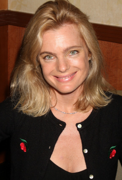Erika Eleniak