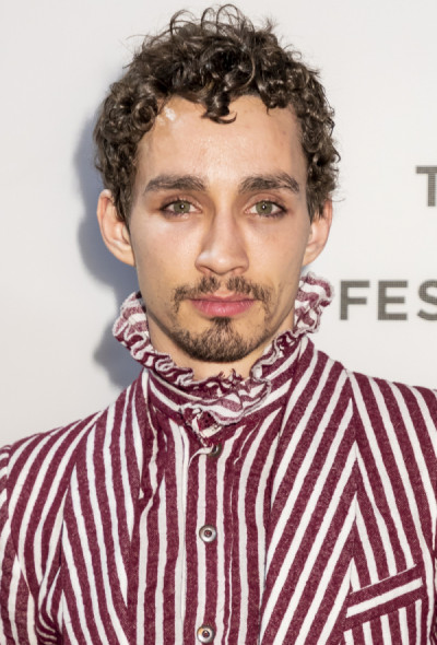 Robert Sheehan